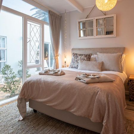 Salt Boutique Guesthouse By Curiocity (Adults Only) ブロウベルフストランド エクステリア 写真